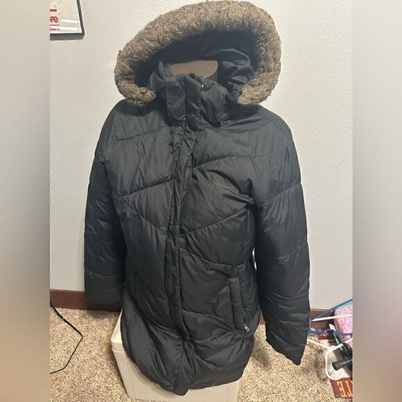 Columbia Jackets & Blazers - Columbia Women’s Large Quilted Parka with Faux Fur Lined Hood